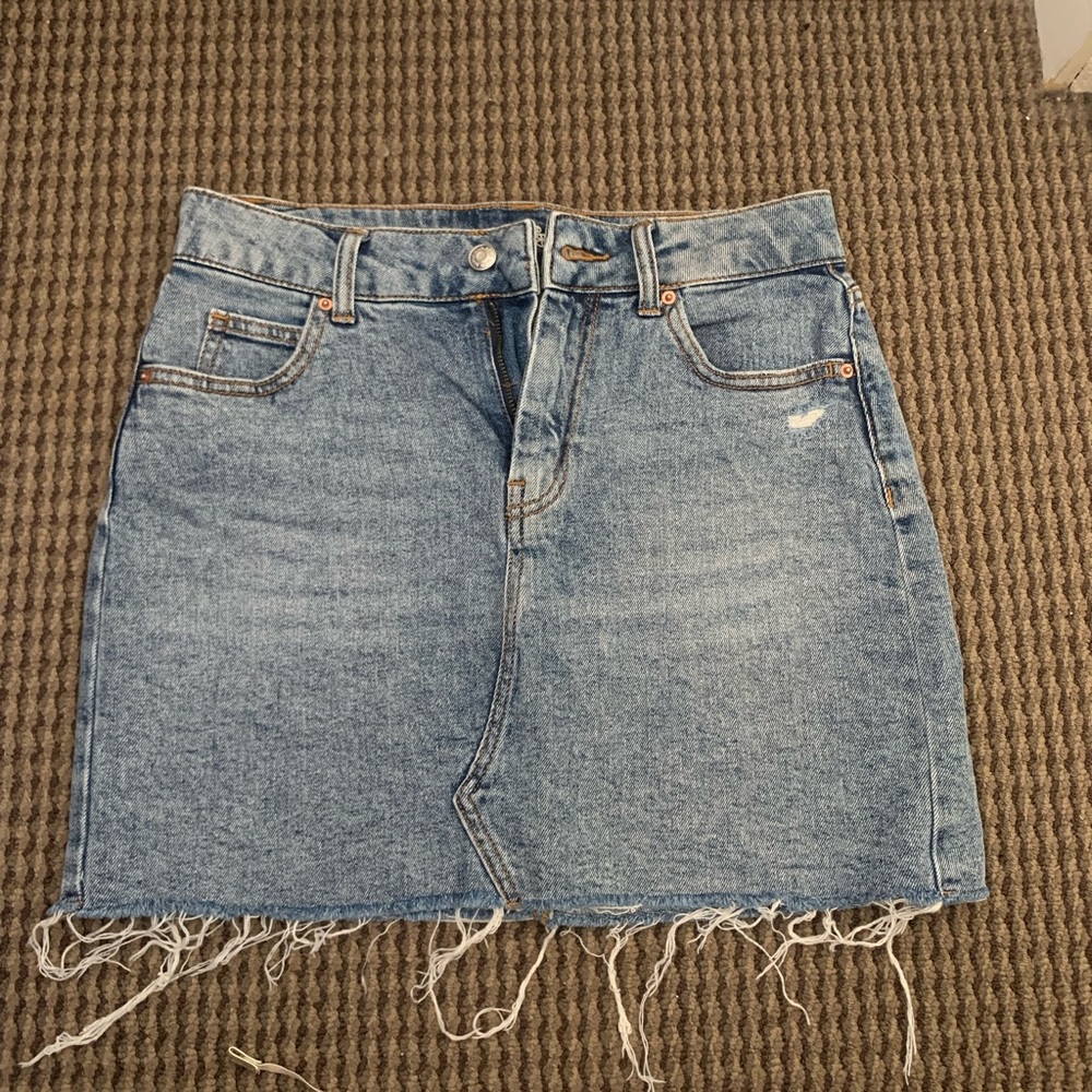 Wild Fable size 4 blue denim mini skirt